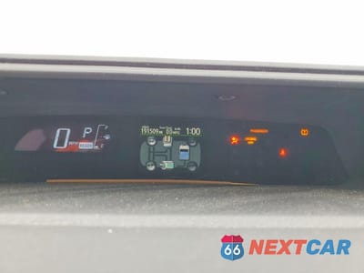 Zdjęcie 9 z 12 samochodu: 2015 TOYOTA PRIUS C ONE VIN:JTDKDTB38F1101800 - miniatura