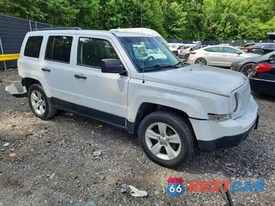 Czwarte zdjęcie samochodu z boku: 2015 JEEP PATRIOT SPORT VIN:1C4NJRBB7FD218587 - miniatura