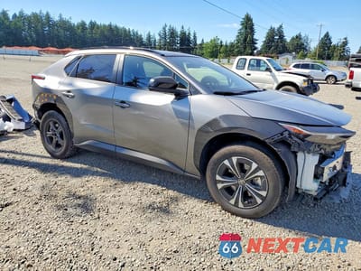 Czwarte zdjęcie samochodu z boku: 2025 TOYOTA BZ4X XLE VIN:JTMABACA0SA091552 - miniatura
