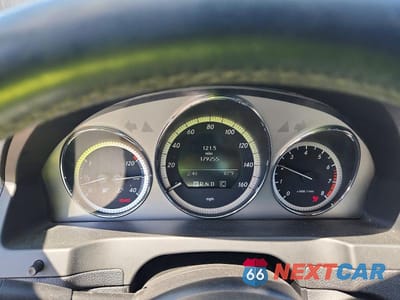 Zdjęcie 9 z 12 samochodu: 2010 MERCEDES-BENZ C 300 4MATIC VIN:WDDGF8BB6AF502316 - miniatura