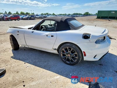 Drugie zdjęcie samochodu z przodu: 2019 FIAT 124 SPIDER CLASSICA VIN:JC1NFAEK9K0142898 - miniatura