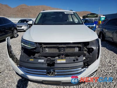 Piąte zdjęcie samochodu w środku: 2024 VOLKSWAGEN TIGUAN SE R-LINE BLACK VIN:3VVFB7AX1RM181680 - miniatura