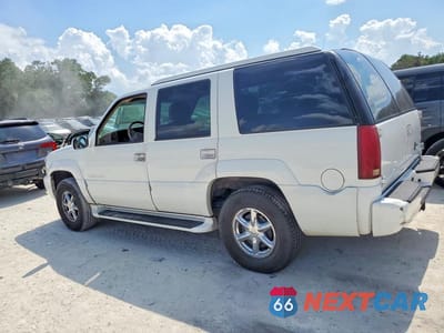 Drugie zdjęcie samochodu z przodu: 2000 CADILLAC ESCALADE LUXURY VIN:1GYEK63R4YR221227 - miniatura