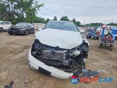 Piąte zdjęcie samochodu w środku: 2018 VOLKSWAGEN GOLF S VIN:3VWG17AUXJM254770 - miniatura