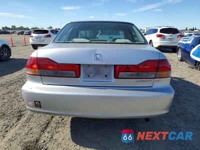 Zdjęcie 6 z 12 samochodu: 2002 HONDA ACCORD LX VIN:1HGCG66502A143320 - miniatura