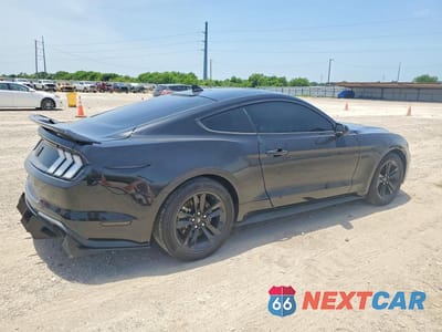 Trzecie zdjęcie samochodu z tyłu: 2021 FORD MUSTANG GT VIN:1FA6P8CF6M5153842 - miniatura
