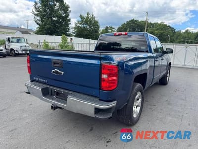 Trzecie zdjęcie samochodu z tyłu: 2017 CHEVROLET SILVERADO K1500 LT VIN:1GCVKREC9HZ265546 - miniatura