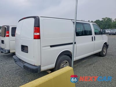 Trzecie zdjęcie samochodu z tyłu: 2021 CHEVROLET EXPRESS G2500 VIN:1GCWGAFP3M1228090 - miniatura