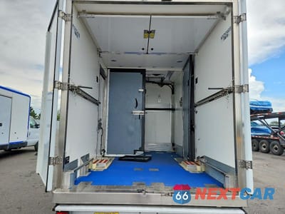 Zdjęcie 10 z 13 samochodu: 2023 FORD E350 REFRIGERATED BOX TRUCK VIN:1FDWE3FK5PDD14778 - miniatura