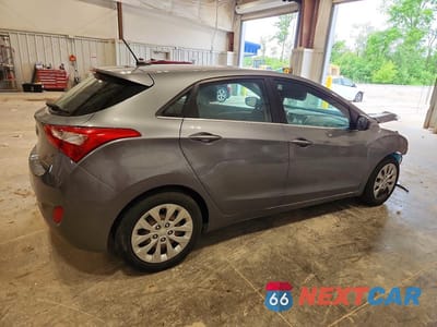 Trzecie zdjęcie samochodu z tyłu: 2017 HYUNDAI ELANTRA GT BASE VIN:KMHD35LH3HU376845 - miniatura
