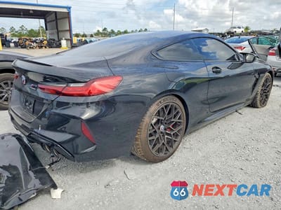 Trzecie zdjęcie samochodu z tyłu: 2023 BMW M8 VIN:WBSAE0C04PCM39107 - miniatura