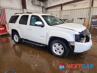 Czwarte zdjęcie samochodu z boku: 2011 CHEVROLET TAHOE K1500 LT VIN:1GNSKBE07BR226002 - miniatura