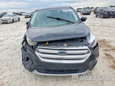 Piąte zdjęcie samochodu w środku: 2017 FORD ESCAPE SE VIN:1FMCU0G9XHUD66988 - miniatura