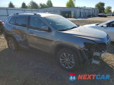 Czwarte zdjęcie samochodu z boku: 2021 JEEP CHEROKEE LATITUDE LUX VIN:1C4PJMMX0MD163160 - miniatura