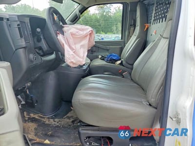 Zdjęcie 7 z 13 samochodu: 2016 CHEVROLET EXPRESS G2500 VIN:1GCWGAFFXG1282319 - miniatura