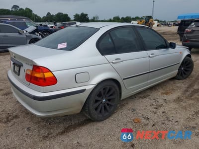 Trzecie zdjęcie samochodu z tyłu: 2005 BMW 325 I VIN:WBAEV33425KW15911 - miniatura