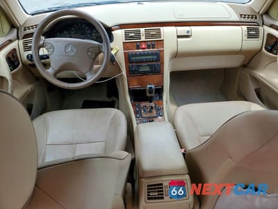 Zdjęcie 8 z 12 samochodu: 2002 MERCEDES-BENZ E 320 4MATIC VIN:WDBJF82J12X067321 - miniatura