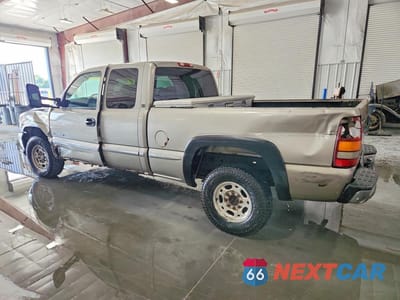 Drugie zdjęcie samochodu z przodu: 2000 GMC NEW SIERRA K2500 VIN:1GTGK29U8YE415320 - miniatura