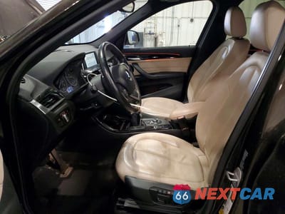 Zdjęcie 7 z 13 samochodu: 2016 BMW X1 XDRIVE28I VIN:WBXHT3C3XGP883983 - miniatura