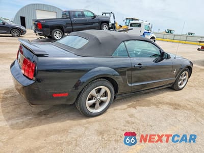 Trzecie zdjęcie samochodu z tyłu: 2006 FORD MUSTANG VIN:1ZVHT84N065142534 - miniatura