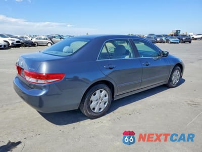 Trzecie zdjęcie samochodu z tyłu: 2003 HONDA ACCORD LX VIN:JHMCM56333C041370 - miniatura