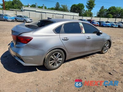Trzecie zdjęcie samochodu z tyłu: 2023 KIA FORTE LXS VIN:3KPF24AD4PE558688 - miniatura