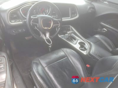 Zdjęcie 8 z 12 samochodu: 2018 DODGE CHALLENGER SXT VIN:2C3CDZAG9JH199357 - miniatura
