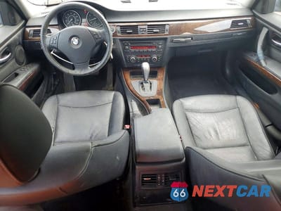 Zdjęcie 8 z 12 samochodu: 2010 BMW 328 XI VIN:WBAUU3C55AA540953 - miniatura