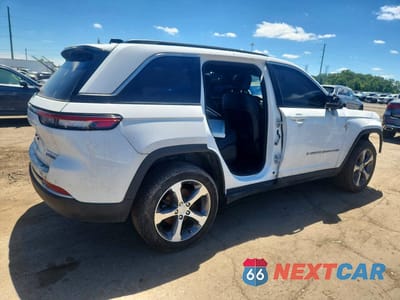 Trzecie zdjęcie samochodu z tyłu: 2024 JEEP GRAND CHEROKEE LIMITED VIN:1C4RJHBG0RC132104 - miniatura