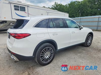 Trzecie zdjęcie samochodu z tyłu: 2024 MERCEDES-BENZ GLC 300 4MATIC VIN:W1NKM4HB1RF226237 - miniatura