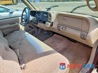 Zdjęcie 8 z 12 samochodu: 1998 GMC SIERRA C1500 VIN:1GTEC14MXWZ507590 - miniatura