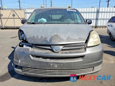 Piąte zdjęcie samochodu w środku: 2004 TOYOTA SIENNA LE 7 PASSENGER VIN:5TDZA23C84S089504 - miniatura