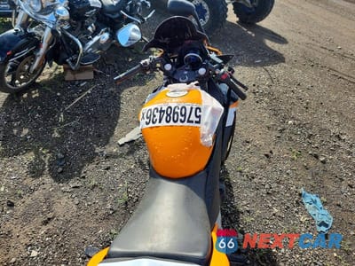 Zdjęcie 6 z 9 samochodu: 2013 HONDA CBR250 R VIN:MLHMC4109D5302763 - miniatura