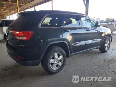 Trzecie zdjęcie samochodu z tyłu: 2013 JEEP GRAND CHEROKEE LAREDO VIN:1C4RJEAG9DC574081 - miniatura