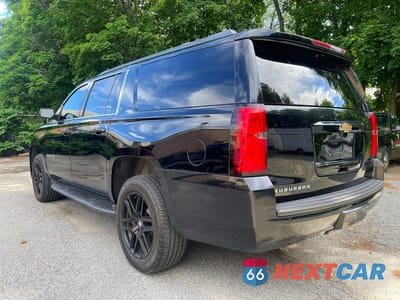 Trzecie zdjęcie samochodu z tyłu: 2017 CHEVROLET SUBURBAN K1500 LT VIN:1GNSKHKC4HR251367 - miniatura