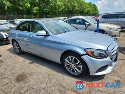 Czwarte zdjęcie samochodu z boku: 2015 MERCEDES-BENZ C 300 4MATIC VIN:55SWF4KB9FU063329 - miniatura