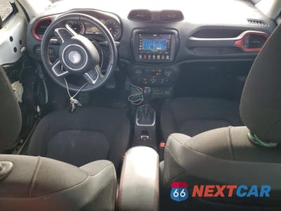 Zdjęcie 8 z 13 samochodu: 2023 JEEP RENEGADE TRAILHAWK VIN:ZACNJDC15PPP71747 - miniatura