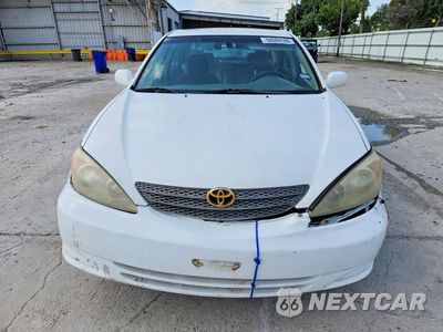 Piąte zdjęcie samochodu w środku: 2002 TOYOTA CAMRY XLE V6 VIN:JTDBF30K720019478 - miniatura