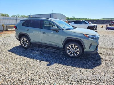 Czwarte zdjęcie samochodu z boku: 2023 TOYOTA RAV4 XLE PREMIUM VIN:JTMC1RFV9PD100697 - miniatura
