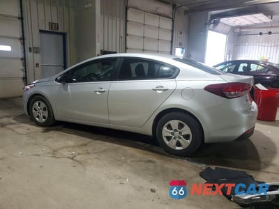 Drugie zdjęcie samochodu z przodu: 2017 KIA FORTE LX VIN:3KPFK4A78HE028977 - miniatura