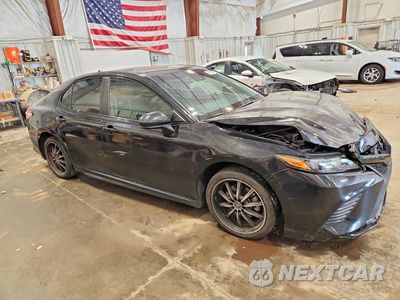 Czwarte zdjęcie samochodu z boku: 2020 TOYOTA CAMRY SE NIGHTSHADE VIN:4T1G11AK9LU358966 - miniatura