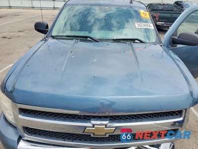Zdjęcie 11 z 12 samochodu: 2010 CHEVROLET SILVERADO K1500 LS VIN:1GCSKREAXAZ176088 - miniatura