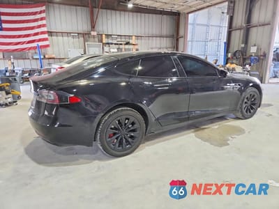 Trzecie zdjęcie samochodu z tyłu: 2019 TESLA MODEL S VIN:5YJSA1E22KF304845 - miniatura