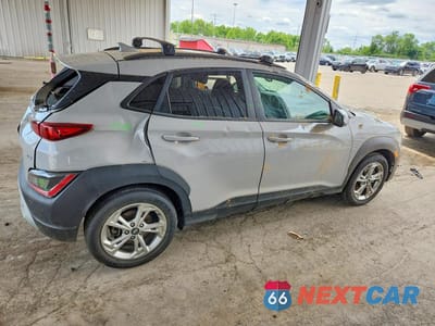 Trzecie zdjęcie samochodu z tyłu: 2023 HYUNDAI KONA SEL VIN:KM8K3CABXPU935526 - miniatura