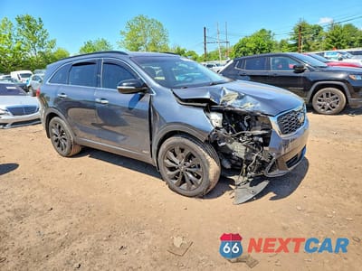 Czwarte zdjęcie samochodu z boku: 2020 KIA SORENTO S VIN:5XYPGDA59LG662167 - miniatura