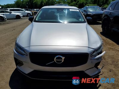Piąte zdjęcie samochodu w środku: 2024 VOLVO S60 PLUS VIN:7JRL12TL8RG299531 - miniatura