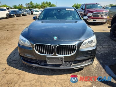 Piąte zdjęcie samochodu w środku: 2013 BMW 750 LXI VIN:WBAYF8C58DD139716 - miniatura