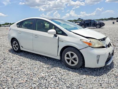 Czwarte zdjęcie samochodu z boku: 2014 TOYOTA PRIUS FOUR VIN:JTDKN3DU7E1824474 - miniatura