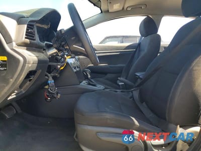 Zdjęcie 7 z 12 samochodu: 2019 HYUNDAI ELANTRA SE VIN:5NPD74LF8KH417568 - miniatura