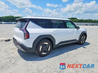 Trzecie zdjęcie samochodu z tyłu: 2026 KIA EV9 WIND VIN:5XYAFFS54TG010141 - miniatura